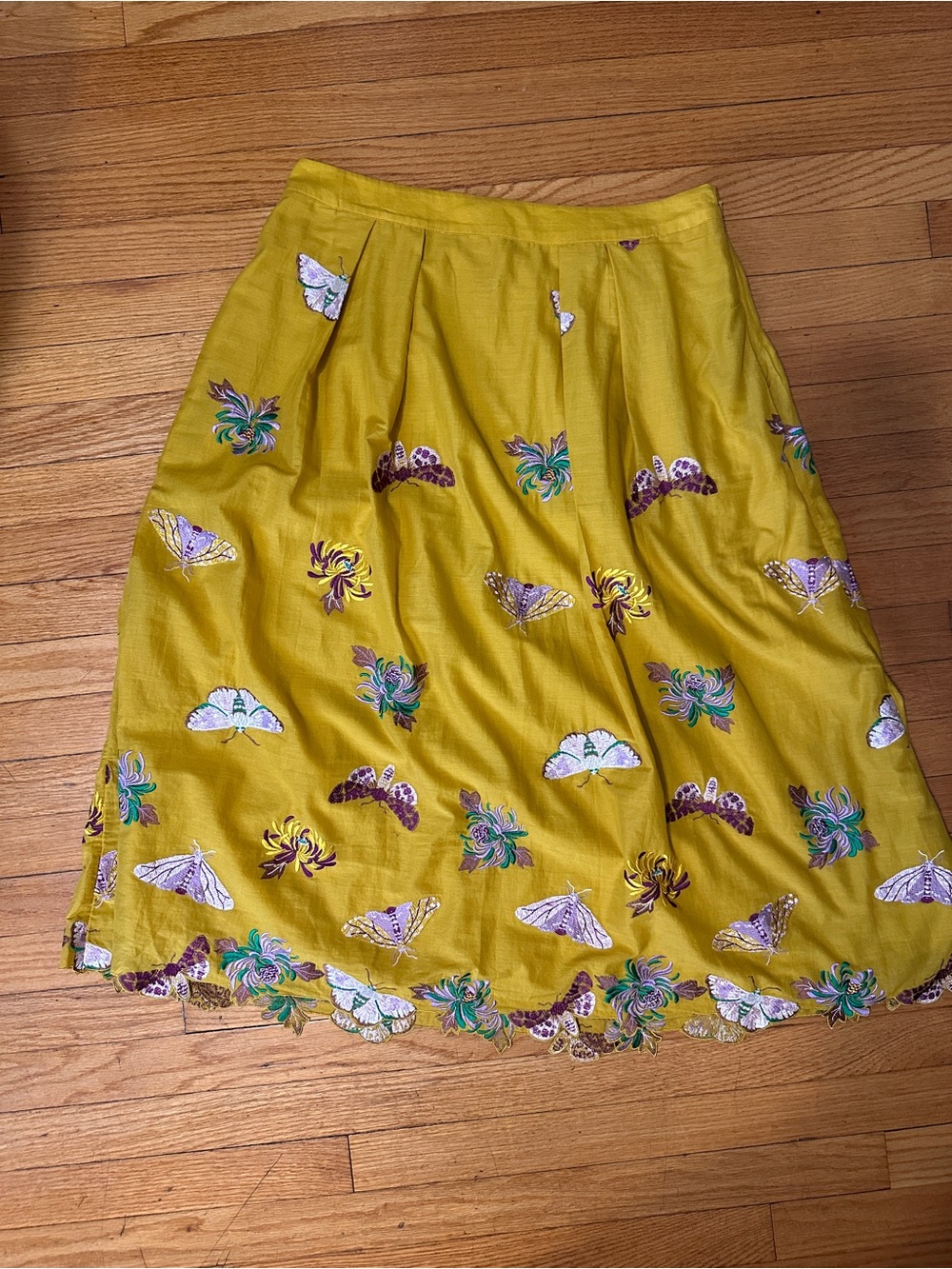 🦋 Maeve Yellow Butterfly Embroidered Midi Skirt - Picture 2 of 11